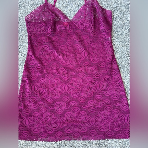 Josie Natori like new Elegant Lace Chemise in rich purple/pink size large - Picture 7 of 11
